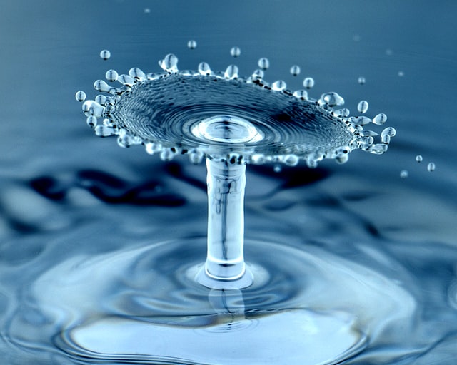 modélisation d'une goutte d'eau du programme de chimie du collège