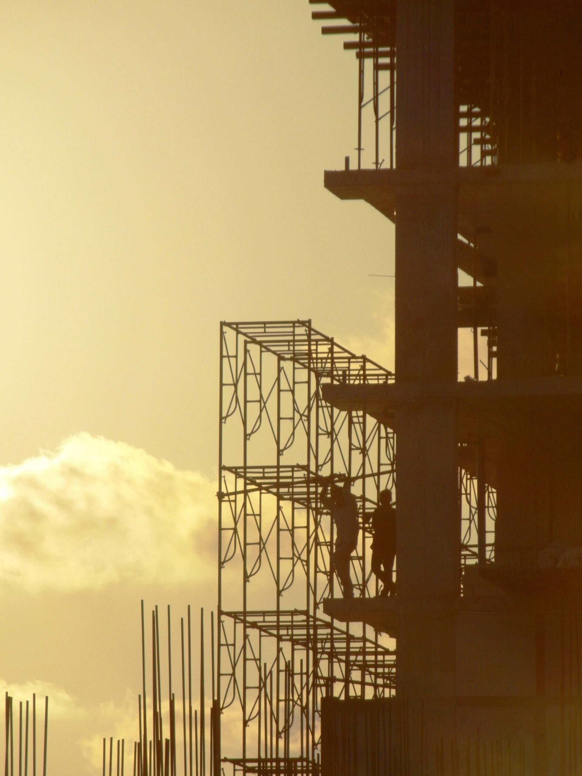 bâtiment en construction symbolisant la croissance économique