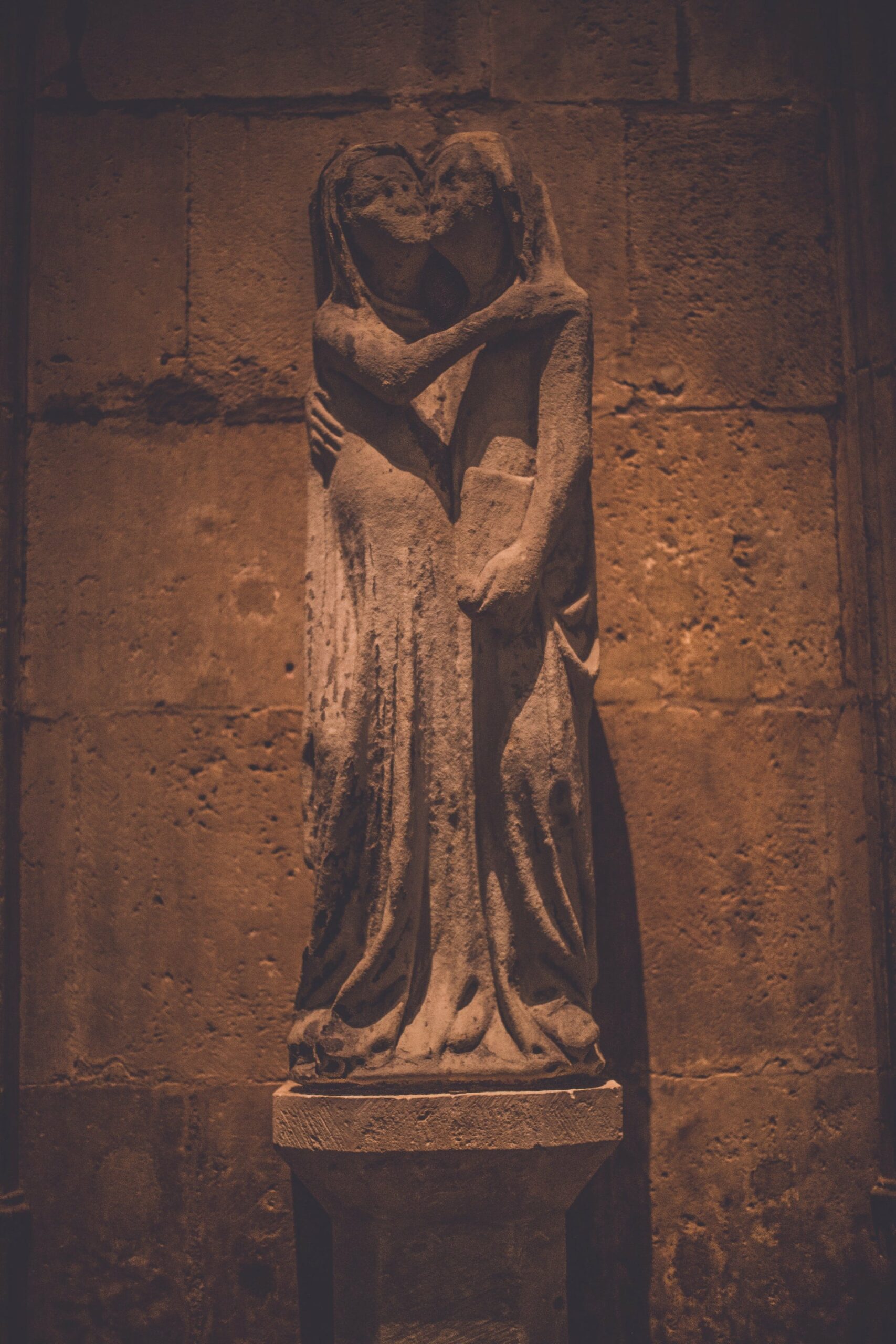 statue symbolisant l'amour et la philosophie