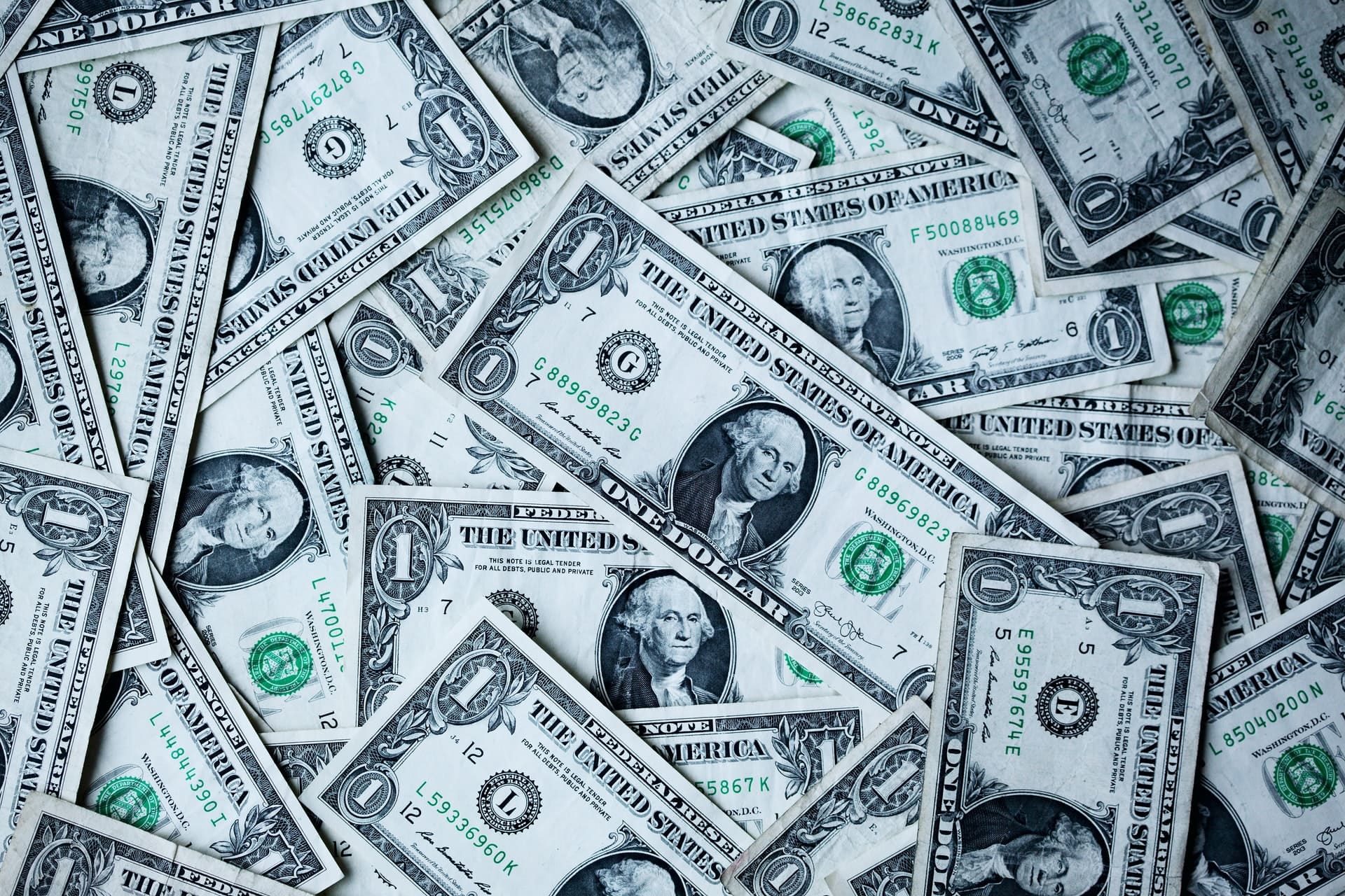 pile de billets de banque américains