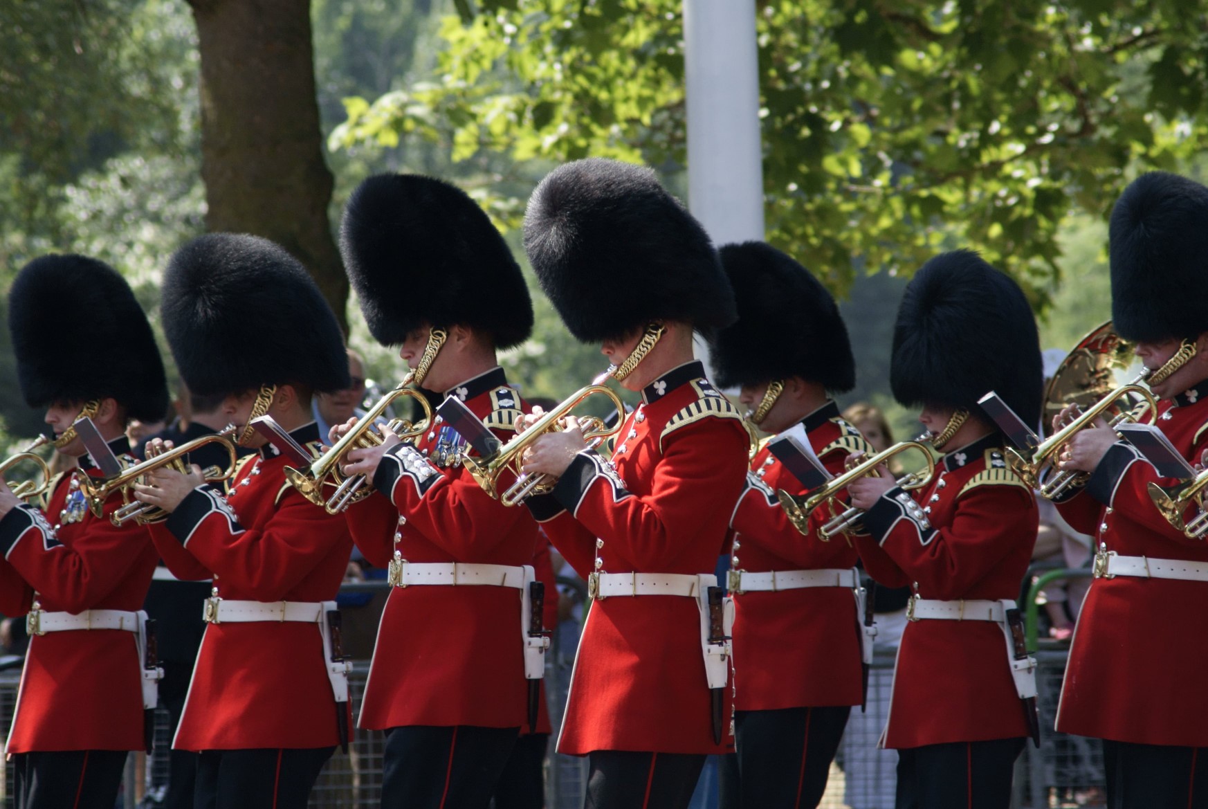 un orchestre de musiciens issus de la garde royale anglaise